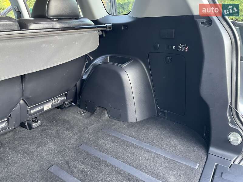 Внедорожник / Кроссовер Mitsubishi Outlander XL 2011 в Виннице