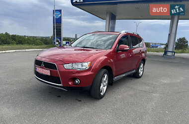 Позашляховик / Кросовер Mitsubishi Outlander XL 2011 в Корсунь-Шевченківському
