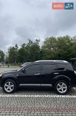 Внедорожник / Кроссовер Mitsubishi Outlander XL 2008 в 