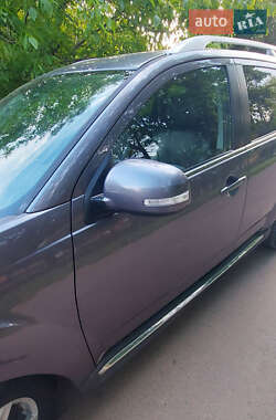 Внедорожник / Кроссовер Mitsubishi Outlander XL 2010 в 