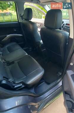 Внедорожник / Кроссовер Mitsubishi Outlander XL 2010 в 