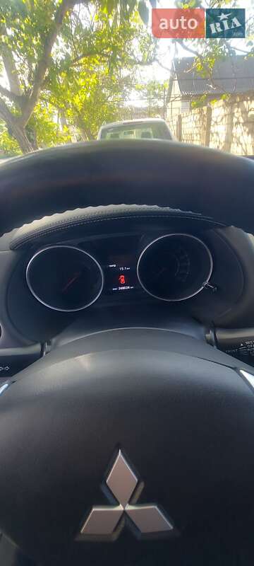 Позашляховик / Кросовер Mitsubishi Outlander XL 2010 в Білгороді-Дністровському
