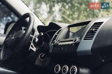 Внедорожник / Кроссовер Mitsubishi Outlander XL 2008 в 