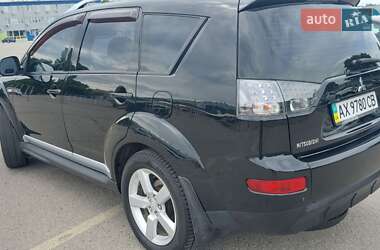 Внедорожник / Кроссовер Mitsubishi Outlander XL 2009 в 
