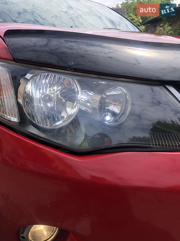 Позашляховик / Кросовер Mitsubishi Outlander XL 2008 в Рівному