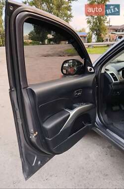 Внедорожник / Кроссовер Mitsubishi Outlander XL 2007 в 