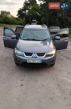Внедорожник / Кроссовер Mitsubishi Outlander XL 2007 в 