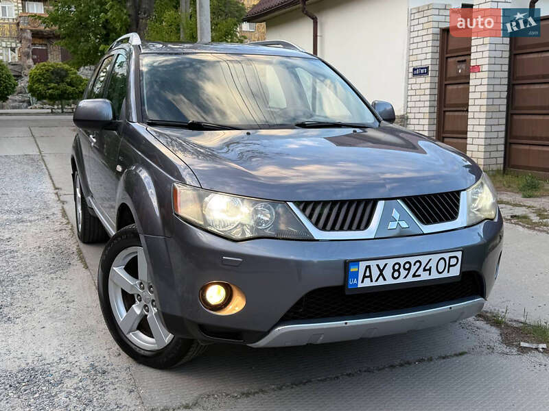 Позашляховик / Кросовер Mitsubishi Outlander XL 2008 в Харкові