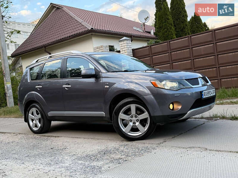 Позашляховик / Кросовер Mitsubishi Outlander XL 2008 в Харкові