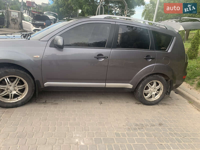 Позашляховик / Кросовер Mitsubishi Outlander XL 2008 в Львові фото 3 Позашляховик / Кросовер Mitsubishi Outlander XL 2008 в Львові