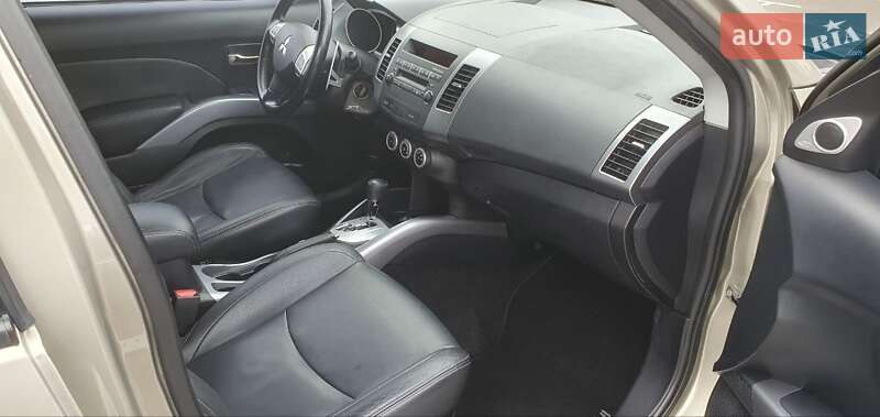 Внедорожник / Кроссовер Mitsubishi Outlander XL 2008 в Киеве