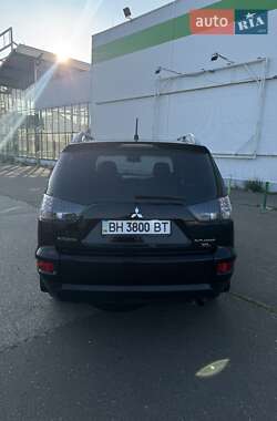 Внедорожник / Кроссовер Mitsubishi Outlander XL 2010 в 
