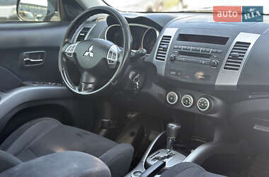 Позашляховик / Кросовер Mitsubishi Outlander XL 2008 в 