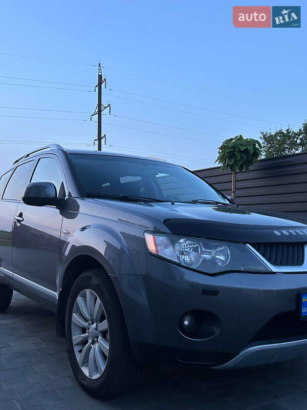 Внедорожник / Кроссовер Mitsubishi Outlander XL 2008 в Луцке