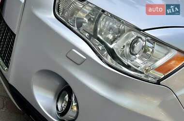 Внедорожник / Кроссовер Mitsubishi Outlander XL 2011 в 