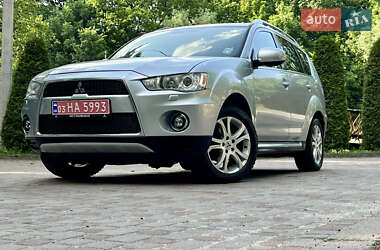 Внедорожник / Кроссовер Mitsubishi Outlander XL 2011 в 