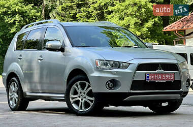 Внедорожник / Кроссовер Mitsubishi Outlander XL 2011 в 