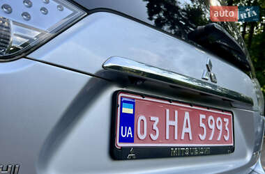 Внедорожник / Кроссовер Mitsubishi Outlander XL 2011 в 