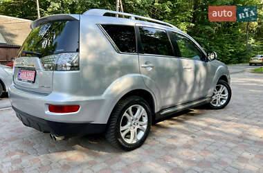 Внедорожник / Кроссовер Mitsubishi Outlander XL 2011 в 