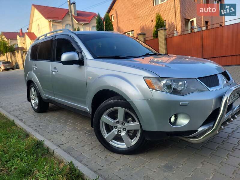Позашляховик / Кросовер Mitsubishi Outlander XL 2007 в Хмельницькому