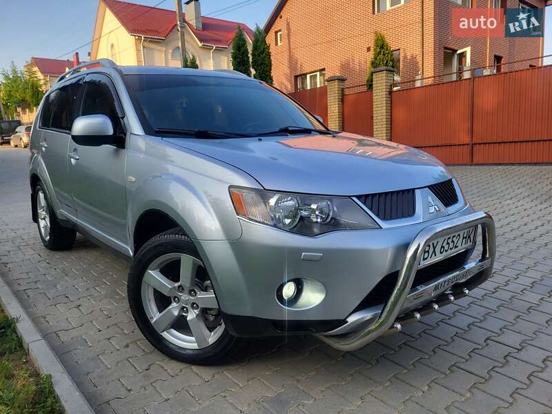 Позашляховик / Кросовер Mitsubishi Outlander XL 2007 в Хмельницькому