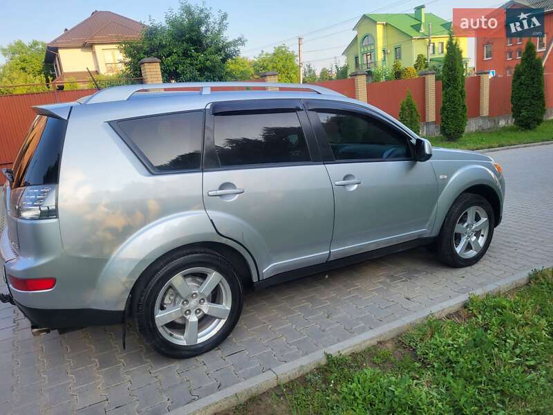 Позашляховик / Кросовер Mitsubishi Outlander XL 2007 в Хмельницькому
