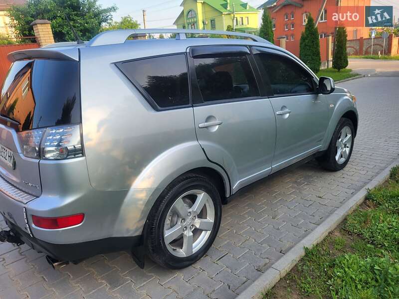 Позашляховик / Кросовер Mitsubishi Outlander XL 2007 в Хмельницькому