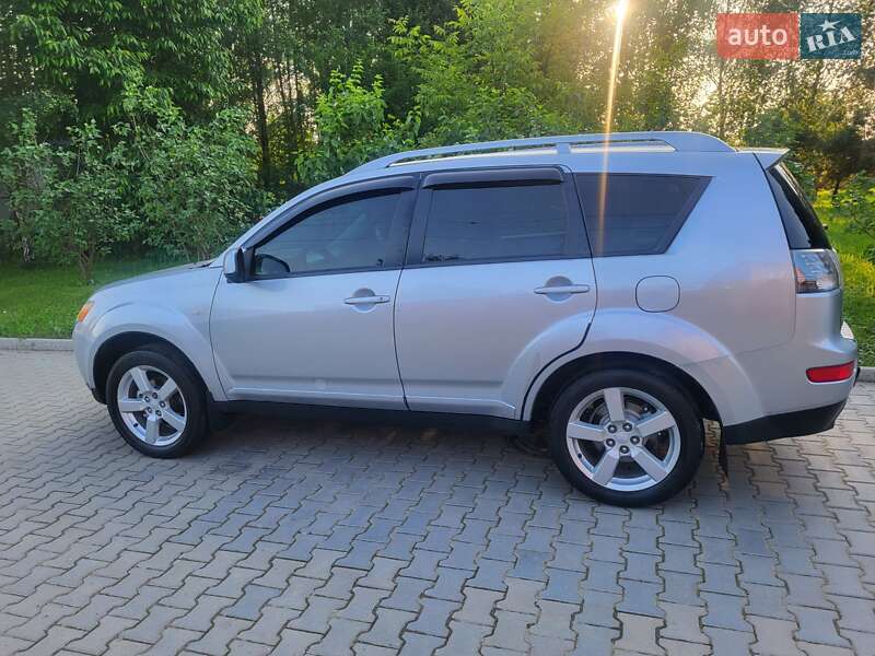 Позашляховик / Кросовер Mitsubishi Outlander XL 2007 в Хмельницькому