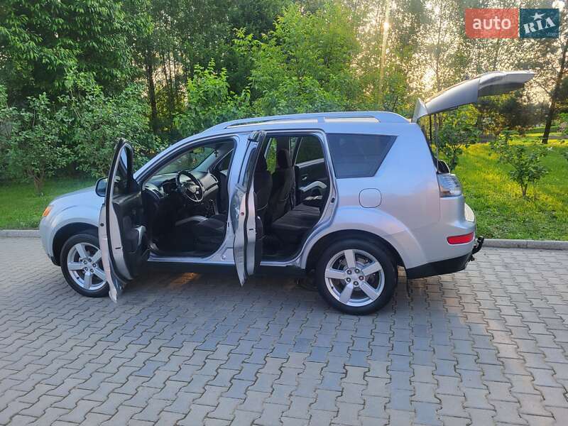 Позашляховик / Кросовер Mitsubishi Outlander XL 2007 в Хмельницькому
