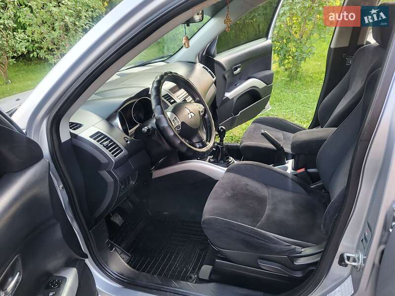 Позашляховик / Кросовер Mitsubishi Outlander XL 2007 в Хмельницькому