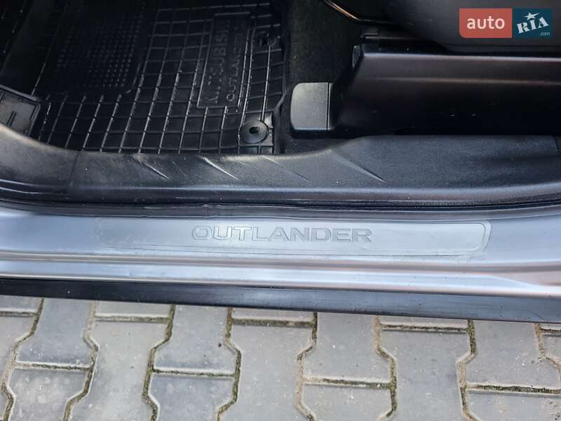Позашляховик / Кросовер Mitsubishi Outlander XL 2007 в Хмельницькому
