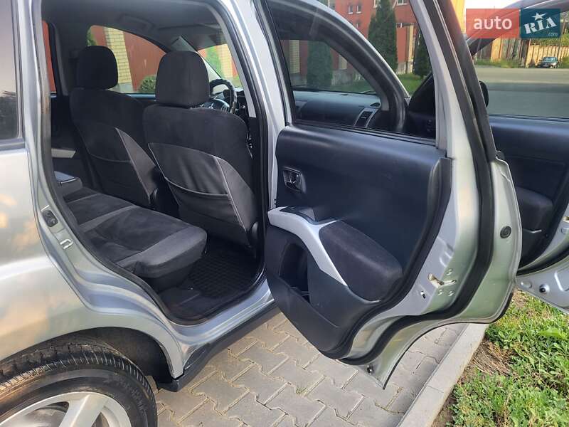 Позашляховик / Кросовер Mitsubishi Outlander XL 2007 в Хмельницькому