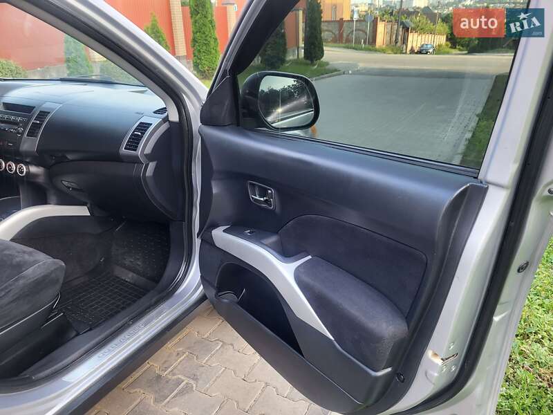 Позашляховик / Кросовер Mitsubishi Outlander XL 2007 в Хмельницькому