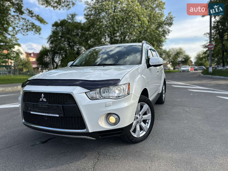 Внедорожник / Кроссовер Mitsubishi Outlander XL 2012 в Виннице