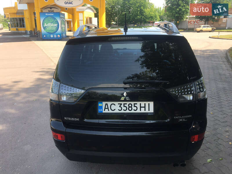 Внедорожник / Кроссовер Mitsubishi Outlander XL 2007 в Ровно