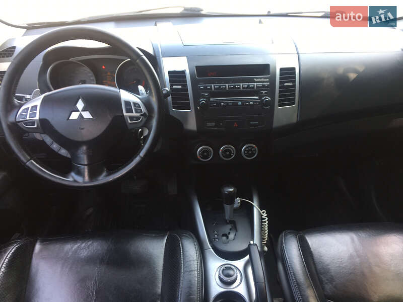 Внедорожник / Кроссовер Mitsubishi Outlander XL 2007 в Ровно