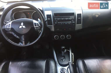 Позашляховик / Кросовер Mitsubishi Outlander XL 2007 в 