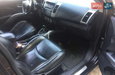 Позашляховик / Кросовер Mitsubishi Outlander XL 2007 в 