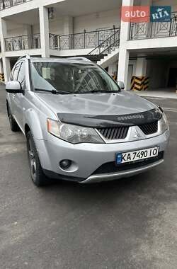 Позашляховик / Кросовер Mitsubishi Outlander XL 2007 в Києві