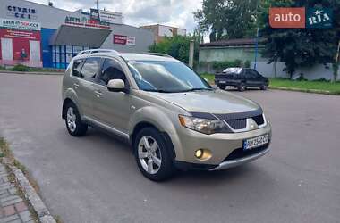 Позашляховик / Кросовер Mitsubishi Outlander XL 2008 в Житомирі