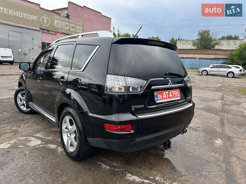 Внедорожник / Кроссовер Mitsubishi Outlander XL 2010 в Нежине