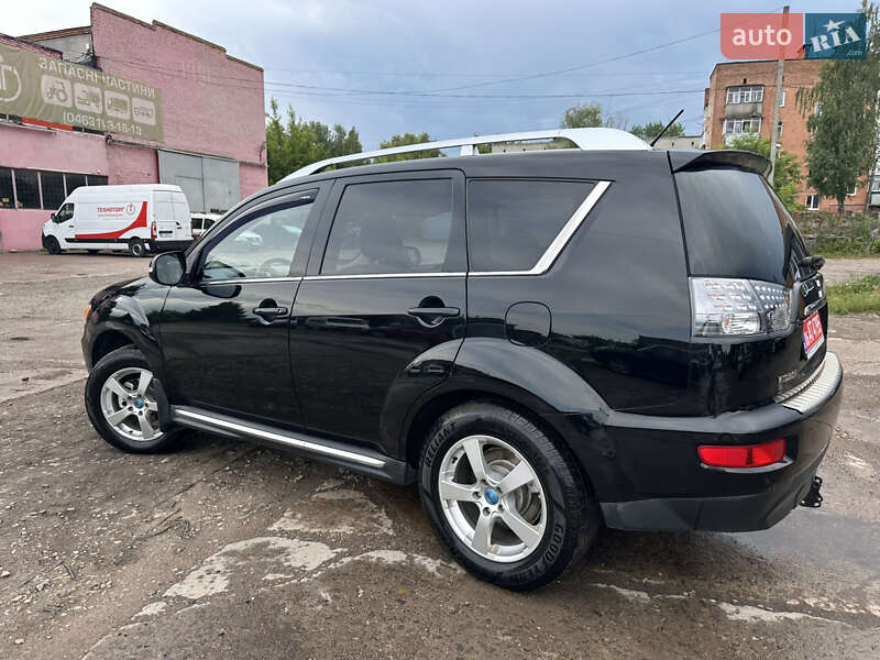 Внедорожник / Кроссовер Mitsubishi Outlander XL 2010 в Нежине