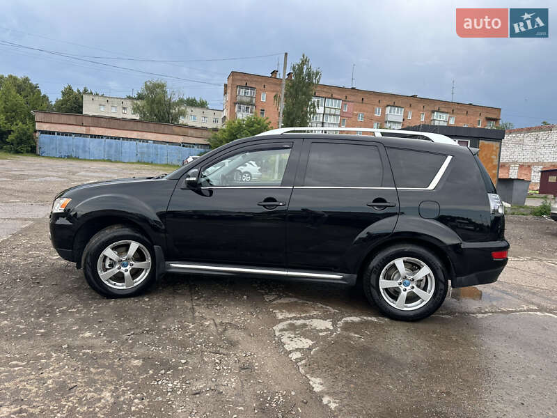 Внедорожник / Кроссовер Mitsubishi Outlander XL 2010 в Нежине