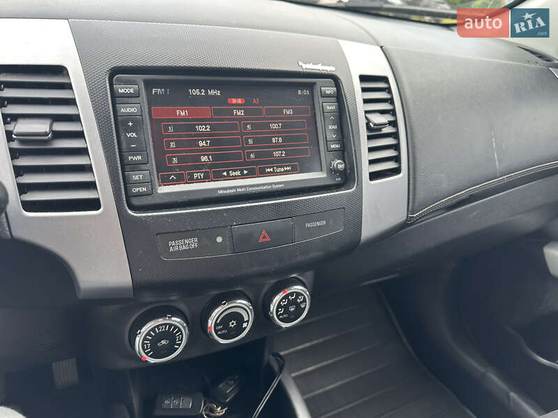 Внедорожник / Кроссовер Mitsubishi Outlander XL 2010 в Нежине