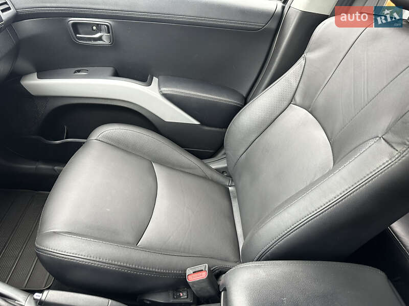 Внедорожник / Кроссовер Mitsubishi Outlander XL 2010 в Нежине