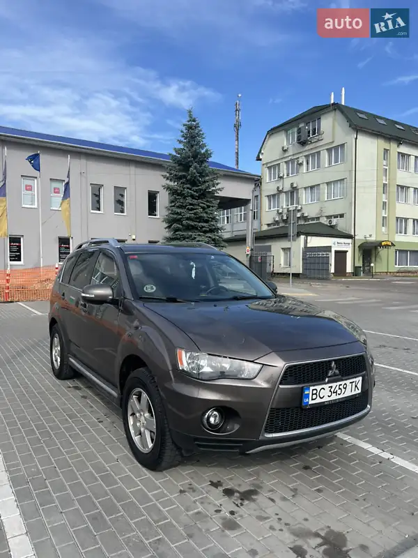 Mitsubishi Outlander XL 2009