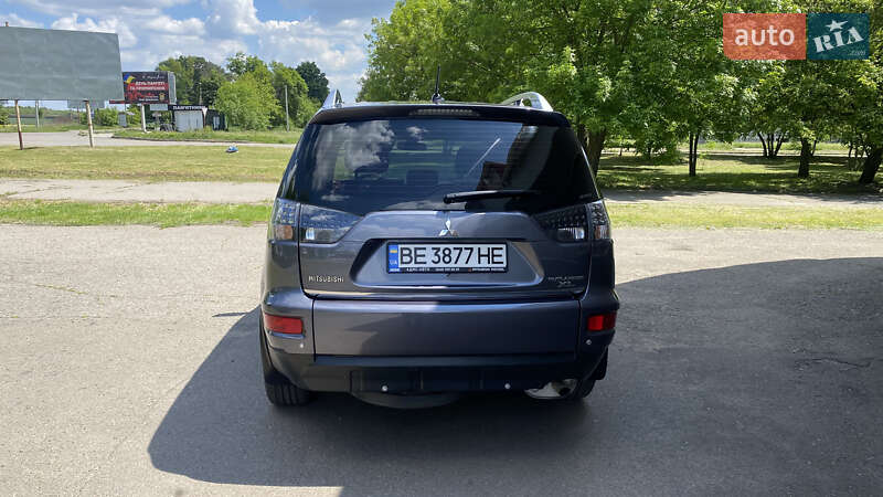 Внедорожник / Кроссовер Mitsubishi Outlander XL 2010 в Первомайске