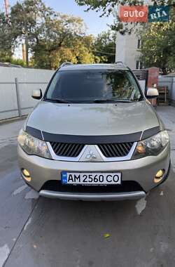 Внедорожник / Кроссовер Mitsubishi Outlander XL 2008 в 