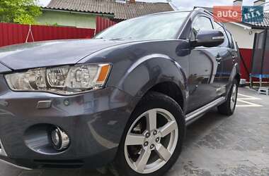 Внедорожник / Кроссовер Mitsubishi Outlander XL 2010 в 