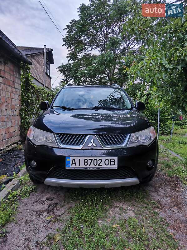 Внедорожник / Кроссовер Mitsubishi Outlander XL 2009 в Киеве